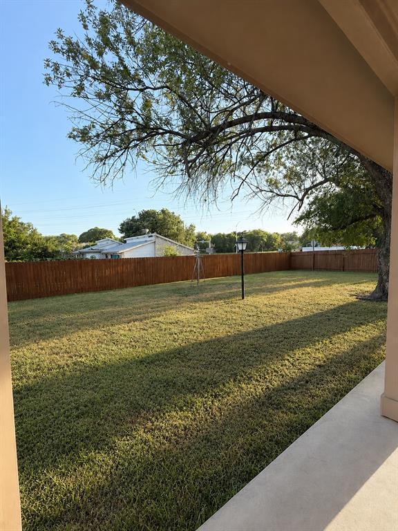 Building Photo - 305 Starbright Dr