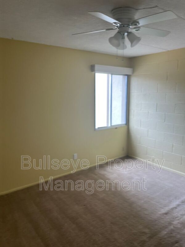 Building Photo - 4201 E Camelback Rd