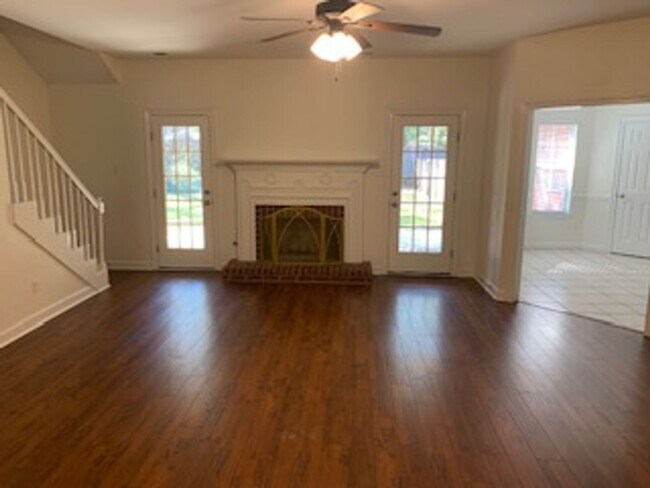 Building Photo - 1124 Sewanee Ct