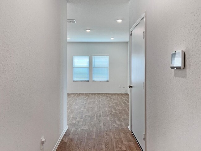 Building Photo - Modern 3-Bed Seguin Home on Greenbelt