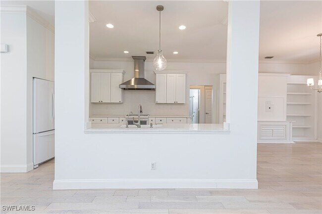 Building Photo - 7106 Lone Oak Blvd