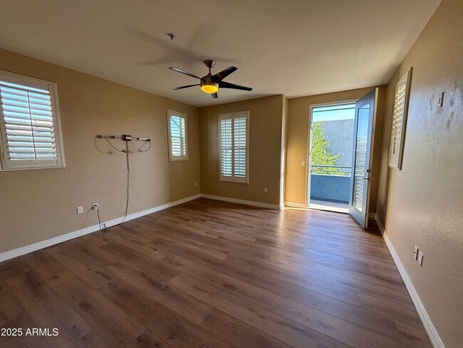 Building Photo - 615 E Portland St