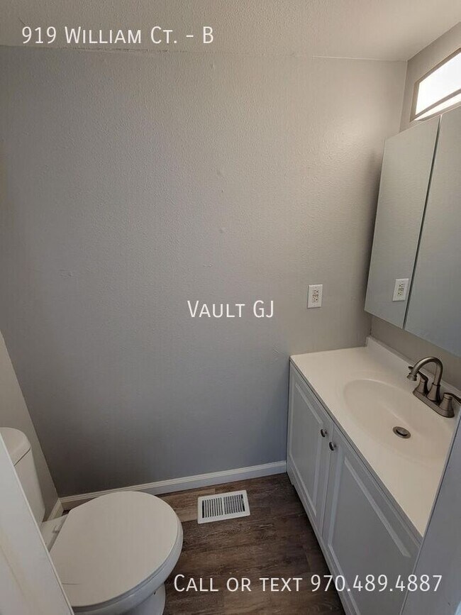 Building Photo - 919 William Ct