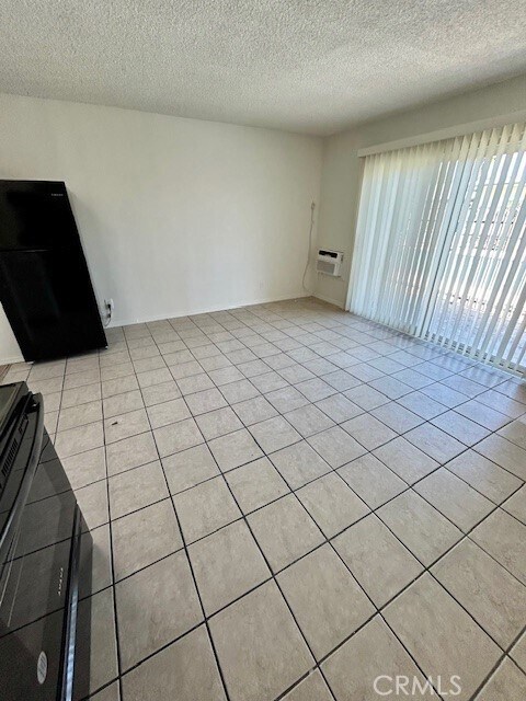 Building Photo - 686 E Cottonwood Rd