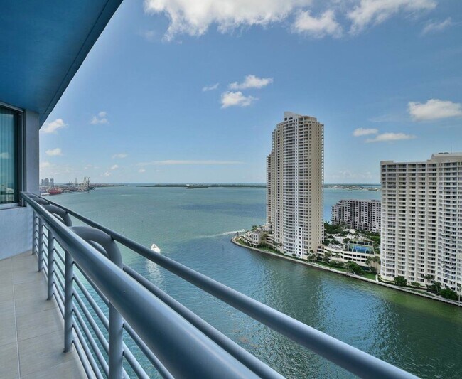 Building Photo - Two-Bedroom Residence with Bay and River V...