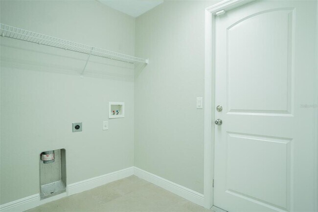 Building Photo - 4127 Island Lakes Dr