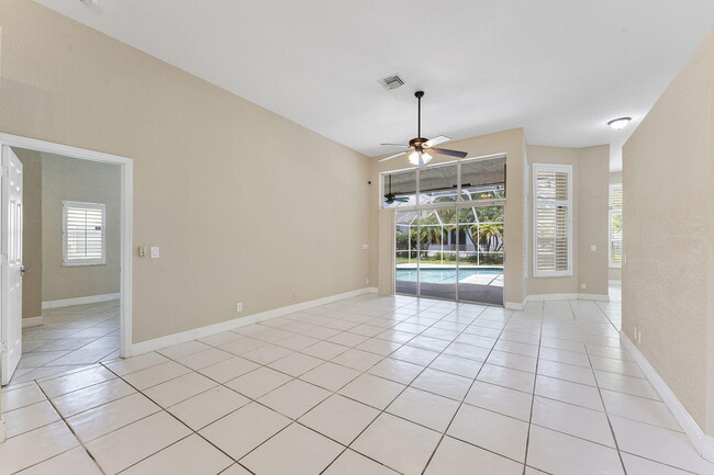 Building Photo - 4868 Kensington Cir