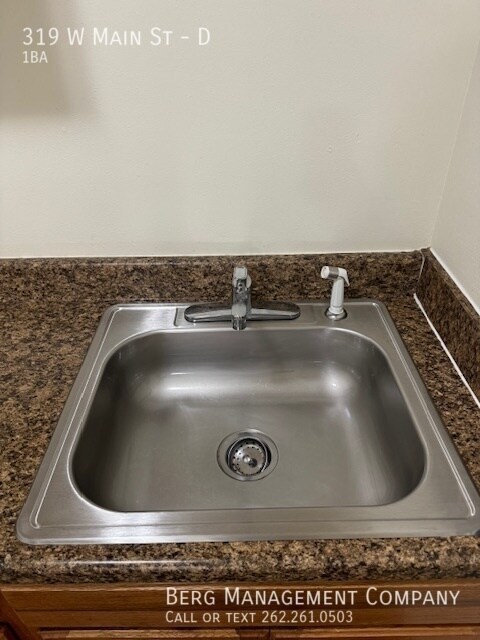 Building Photo - 319 W Main St