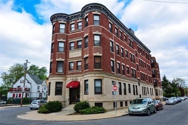 Building Photo - 100 Linden St