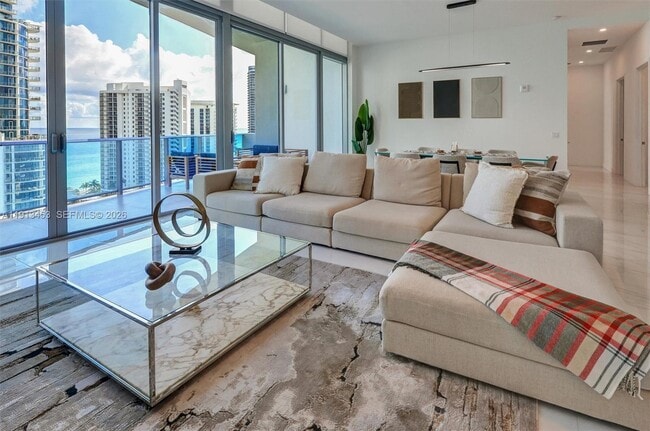 Building Photo - 17550 Collins Ave