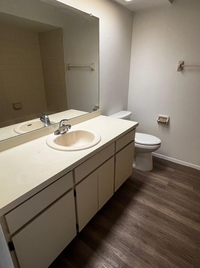 Building Photo - 2.0 bedroom in Largo Florida 33778