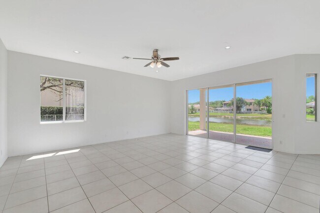Building Photo - 11286 Regatta Ln