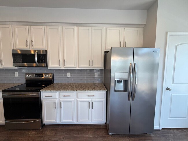 Building Photo - 2617 Avinity Pl