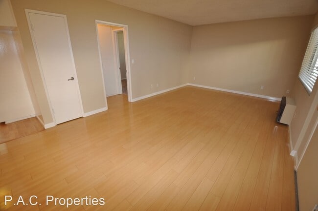 Building Photo - 5455 Bellingham Ave