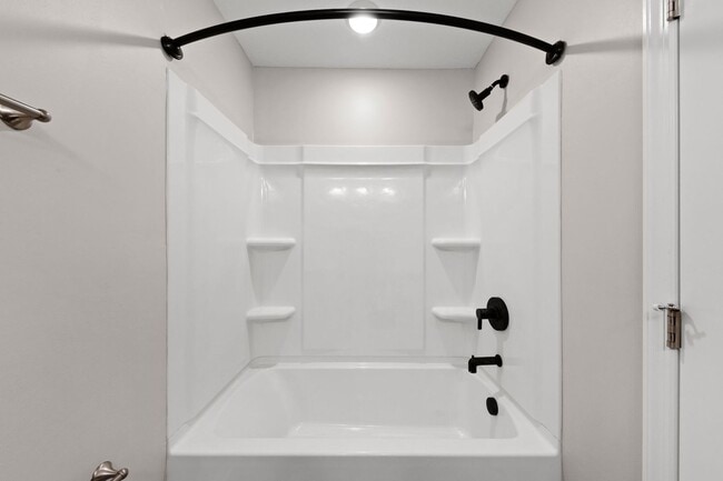 Building Photo - Gorgeous End Unit Townhome for Rent!!