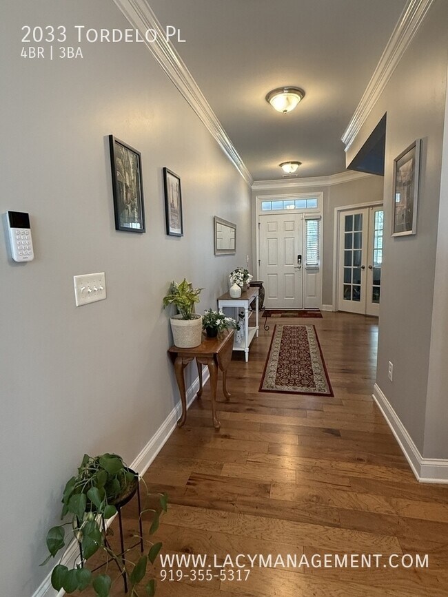 Building Photo - 2033 Tordelo Pl