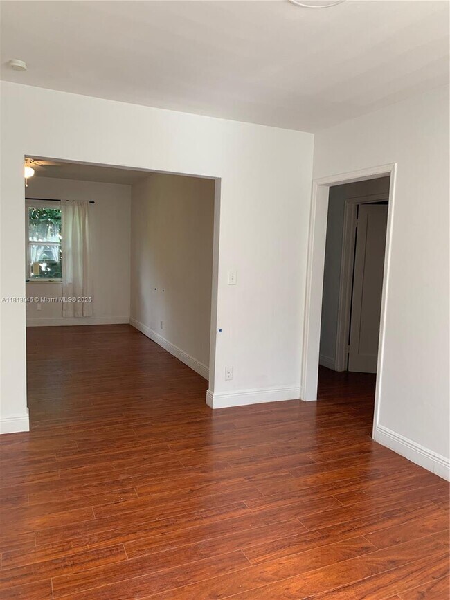 Building Photo - 723 NE 91st St