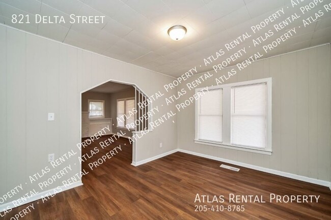 Building Photo - 821 Delta St
