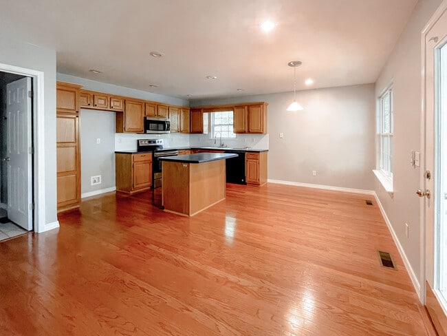 Building Photo - 51 Sullivan Dr