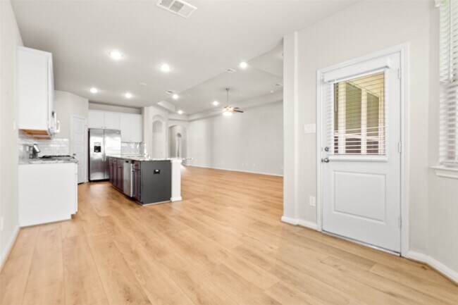 Building Photo - 25008 Calais New Ct