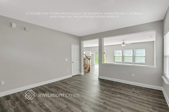 Building Photo - 13645 Coram Pl