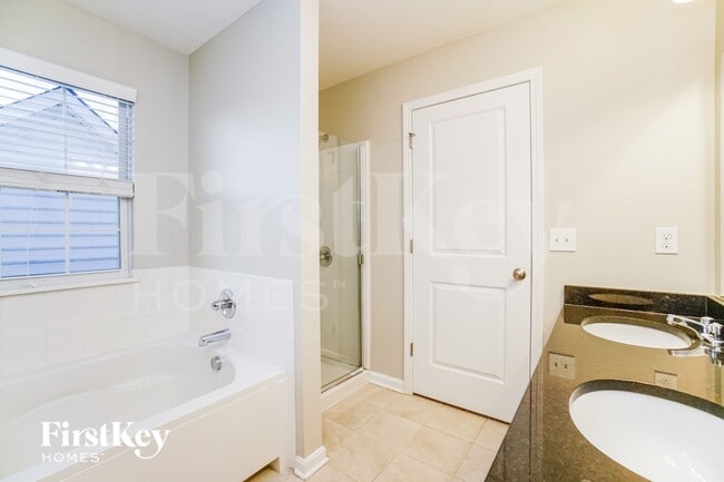 Building Photo - 4015 Peregrine Pass Dr