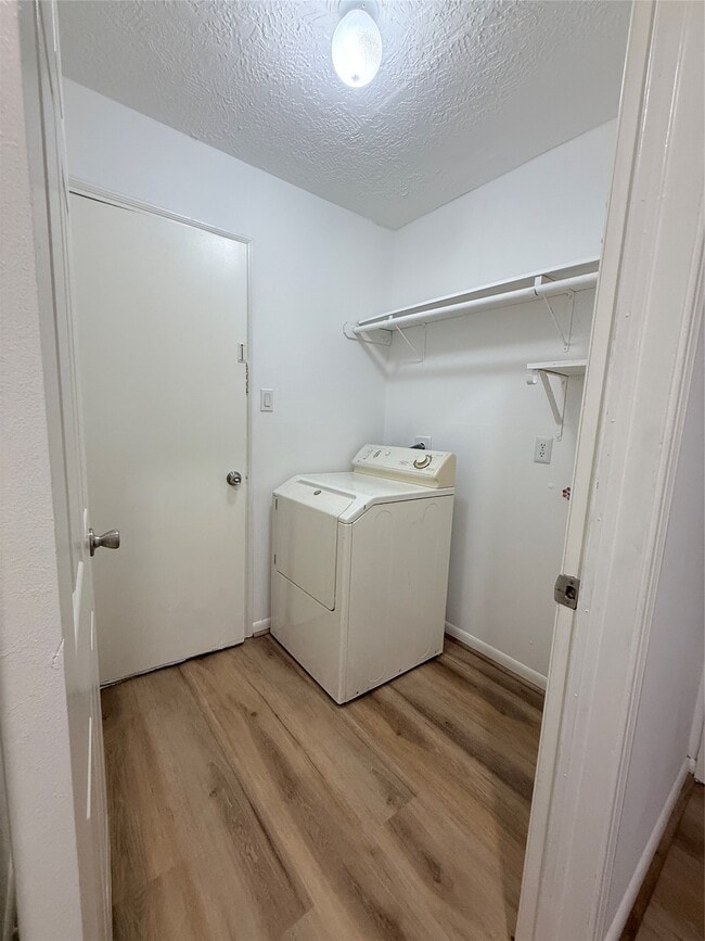 Building Photo - 12214 Corona Ln