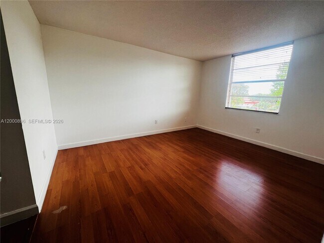 Building Photo - 8307 SW 142nd Ave