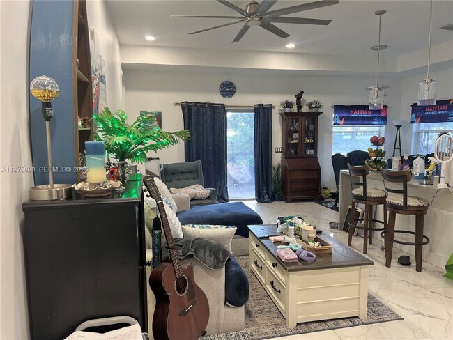 Building Photo - 8320 SW 12th St