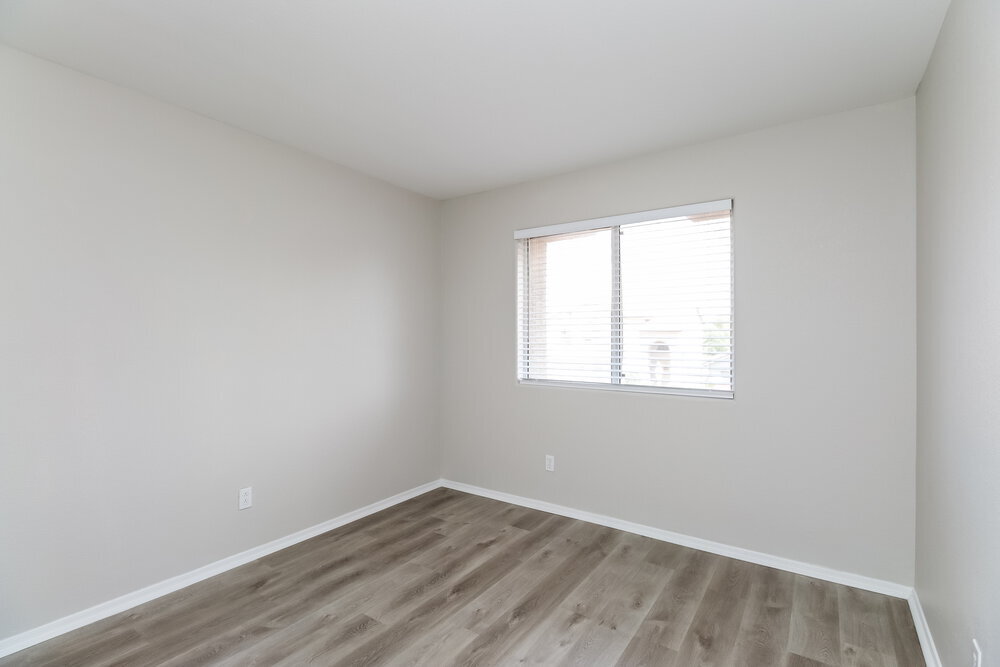 Building Photo - 1012 N Blackstone Dr