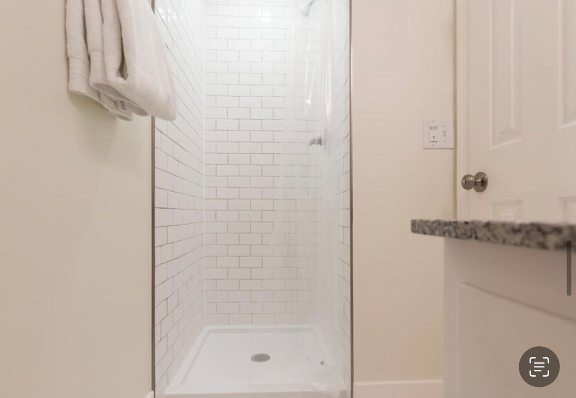 Building Photo - 1749 Beechwood Cir S