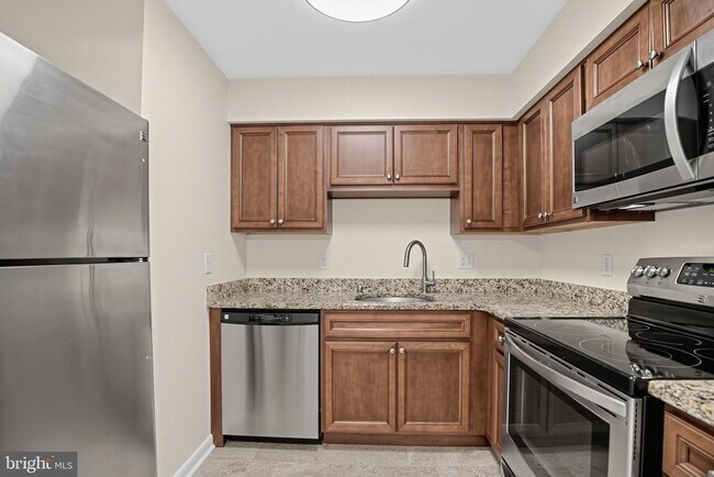 Building Photo - 2034 Lucas Ln