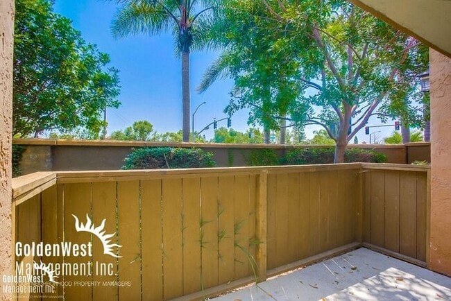 Building Photo - Charming 2Bdm 1Ba Condo in Ideal Location!