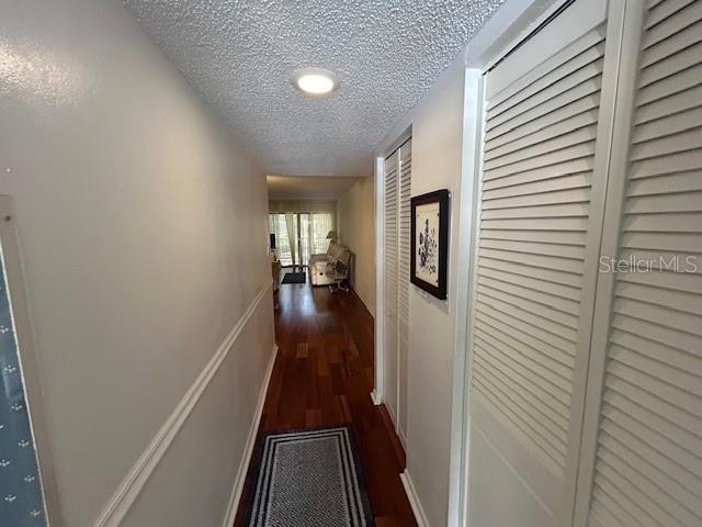 Building Photo - 2900 Cove Cay Dr