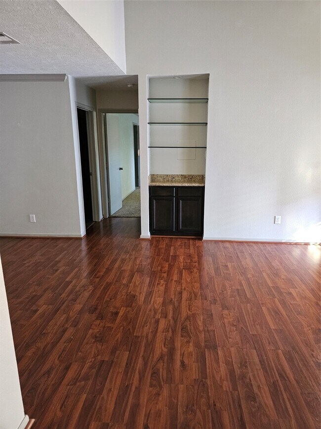 Building Photo - 1100 Augusta Dr