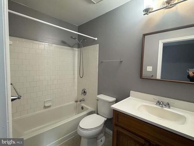 Building Photo - 11720 Stonegate Ln