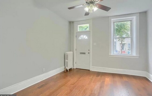Building Photo - Spacious 3 Bedroom on 2nd