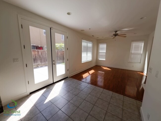 Building Photo - $5295 - 2 Story, 4 bed - 2 Bath Home in se...