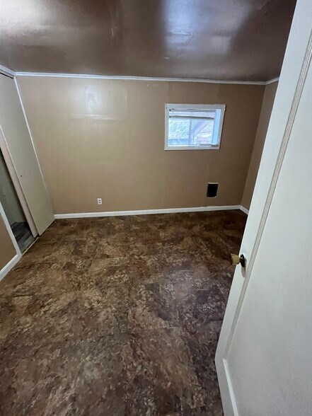 Building Photo - 16102 Road 10.7 NW