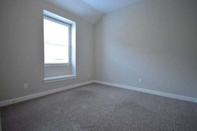 Building Photo - 2211 Hidden Meadow Ln