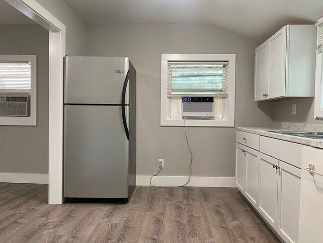 Building Photo - Cute 1BR / 1 BA Cottage in East Nashville