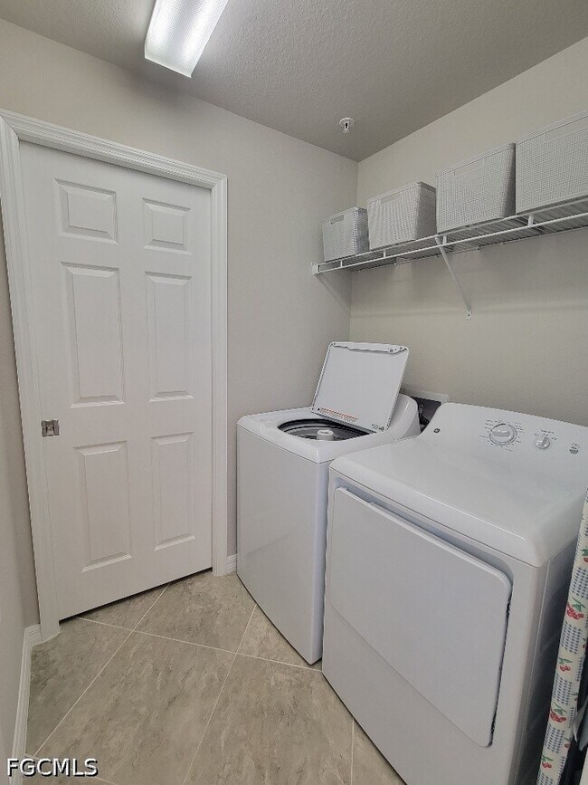 Building Photo - 10700 Palazzo Wy