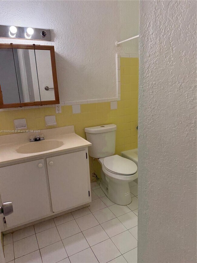 Building Photo - 13900 Lake Placid Ct