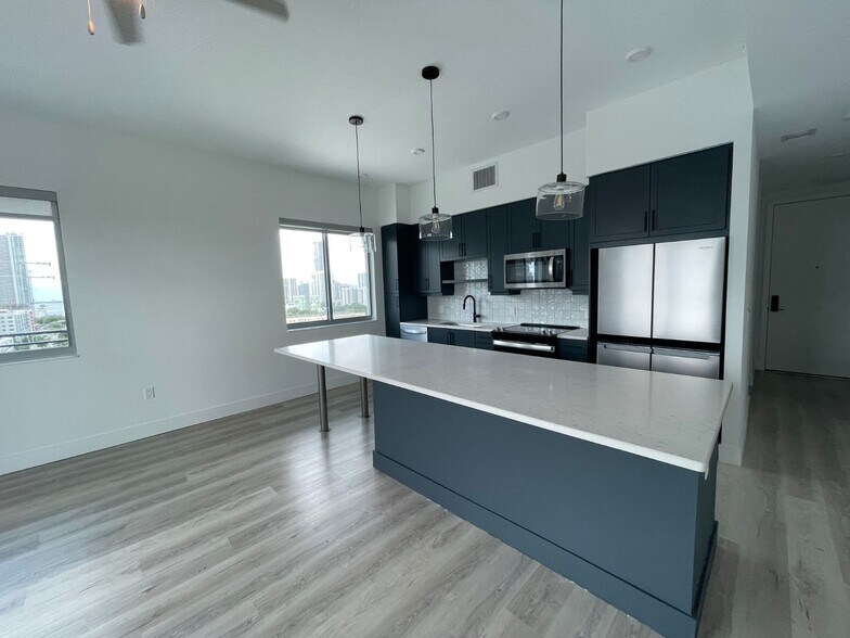 Building Photo - 147 NW 32nd St