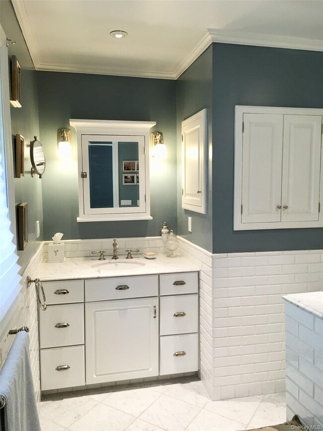 Building Photo - 9 Cedar Hill Rd