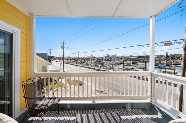 Building Photo - 302 Canal Dr