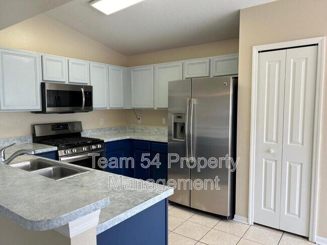 Building Photo - 30534 Tremont Dr