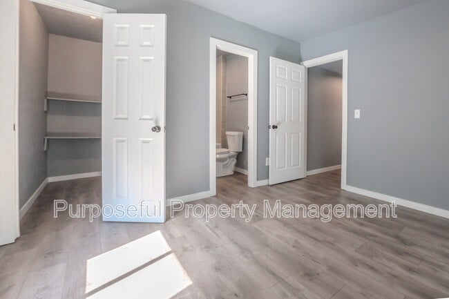 Building Photo - 516 Morrison Ave