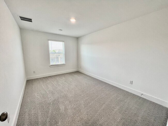 Building Photo - Elegant Parkside Retreat | Stunning 3BR Home with Office, Game Room & Covered Outdoor Living