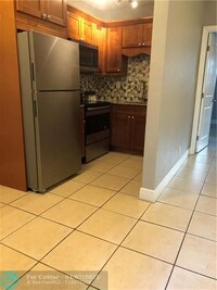 Building Photo - 2018 NE 17th Ct